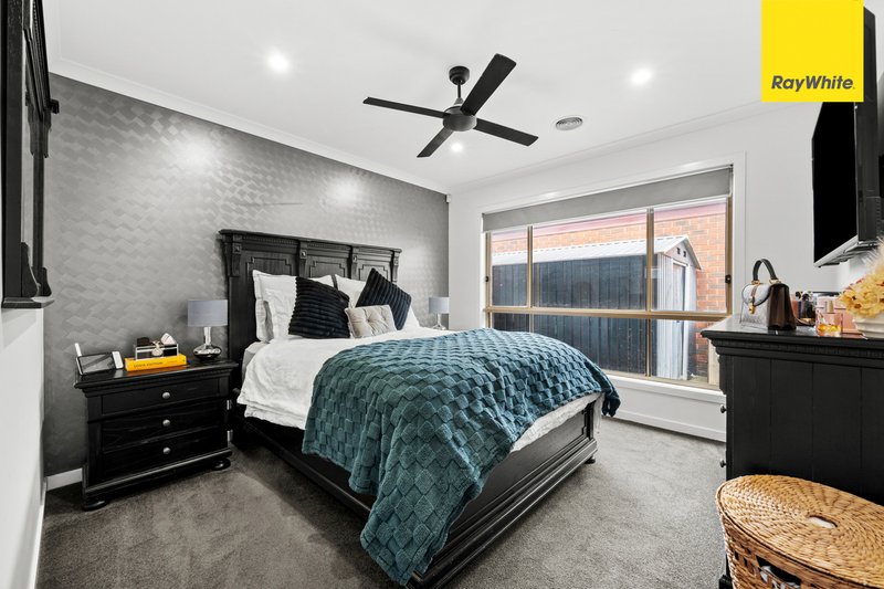 Photo - 11 Amelia Place, Harkness VIC 3337 - Image 6