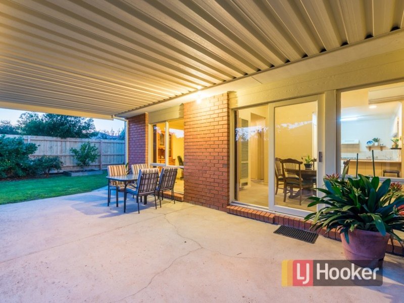 Photo - 11 Andrea Crescent, Cranbourne North VIC 3977 - Image 11