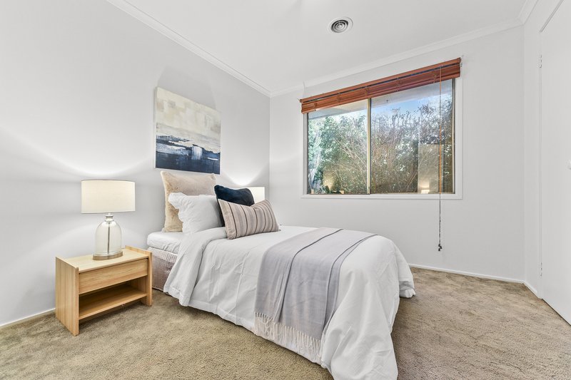 Photo - 11 Angela Court, South Morang VIC 3752 - Image 11