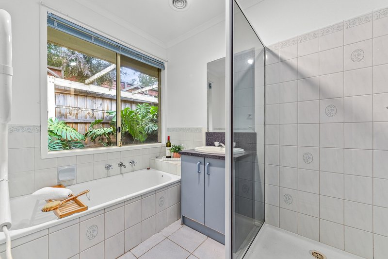 Photo - 11 Angela Court, South Morang VIC 3752 - Image 14