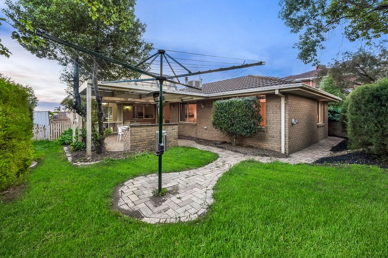 Photo - 11 Angela Court, South Morang VIC 3752 - Image 15