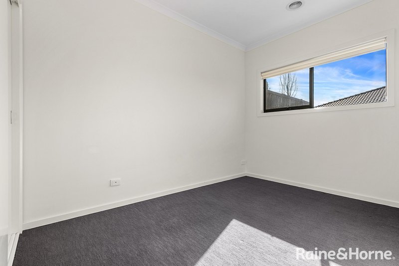 Photo - 11 Angelas Way, Sunbury VIC 3429 - Image 10