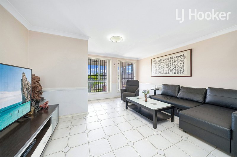 Photo - 11 Angelina Cr , Cabramatta NSW 2166 - Image 2