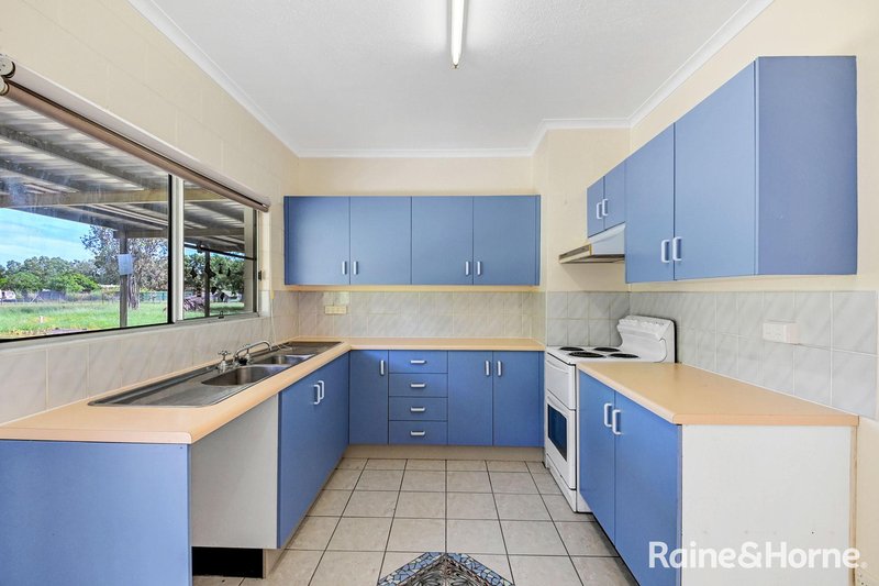 Photo - 11 Anita Avenue, Yabulu QLD 4818 - Image 3