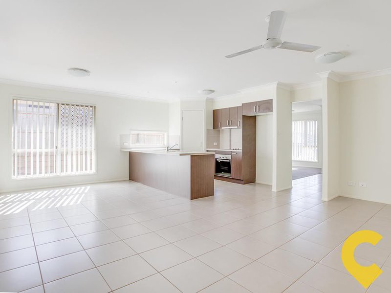 Photo - 11 Apache Street, Dakabin QLD 4503 - Image 8