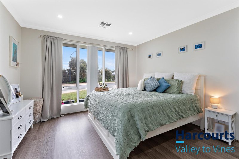 Photo - 11 Aqualate Ave , Aveley WA 6069 - Image 7