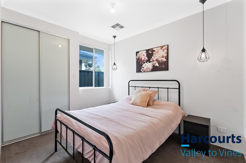 Photo - 11 Aqualate Ave , Aveley WA 6069 - Image 15