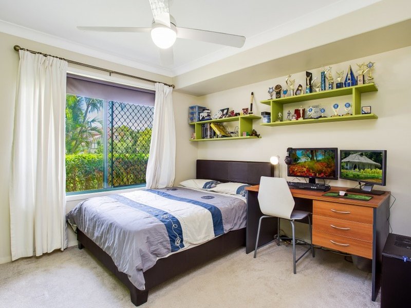 Photo - 11 Ardrossan Place, Highland Park QLD 4211 - Image 11