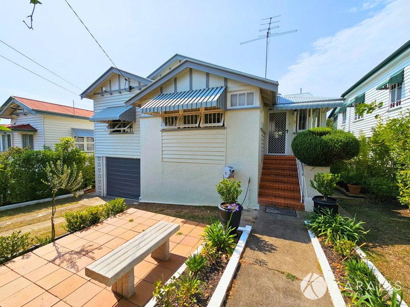 11 Arnold Street, Holland Park QLD 4121