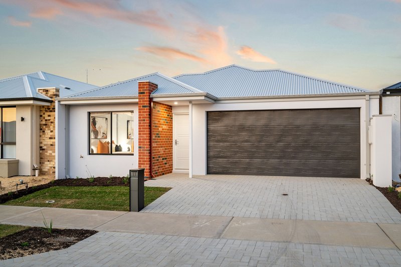 11 Arrowsmith Loop, South Guildford WA 6055