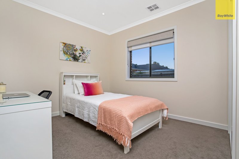 Photo - 11 Aston Street, Craigieburn VIC 3064 - Image 8