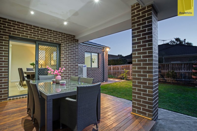 Photo - 11 Aston Street, Craigieburn VIC 3064 - Image 12