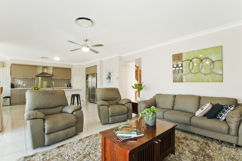 Photo - 11 Athanlin Avenue, Haywards Bay NSW 2530 - Image 7