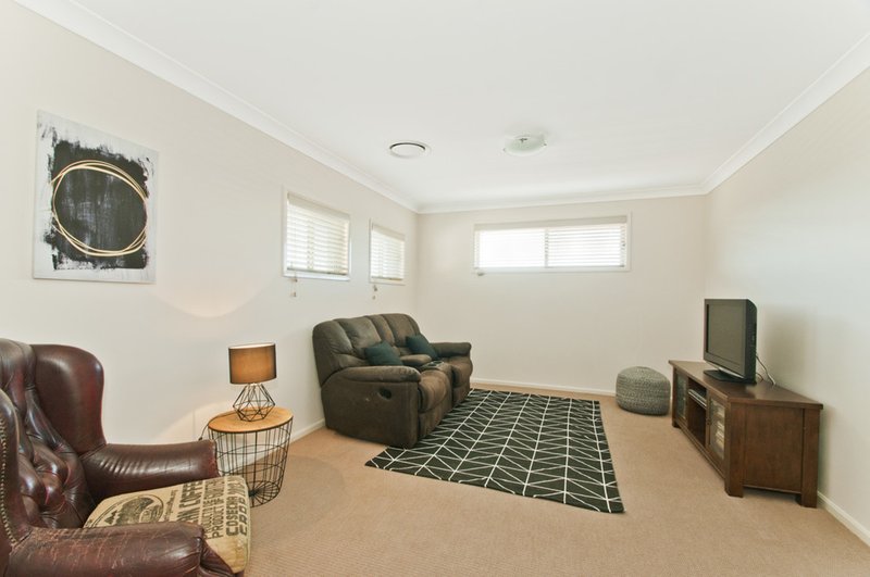 Photo - 11 Athanlin Avenue, Haywards Bay NSW 2530 - Image 12