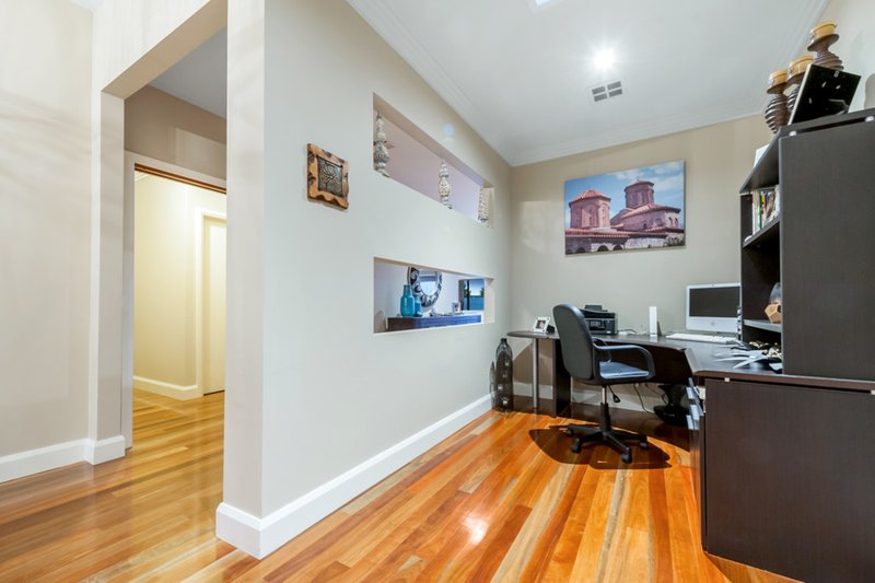 Photo - 11 Atherton Avenue, Burnside Heights VIC 3023 - Image 5