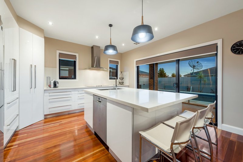 Photo - 11 Atherton Avenue, Burnside Heights VIC 3023 - Image 9