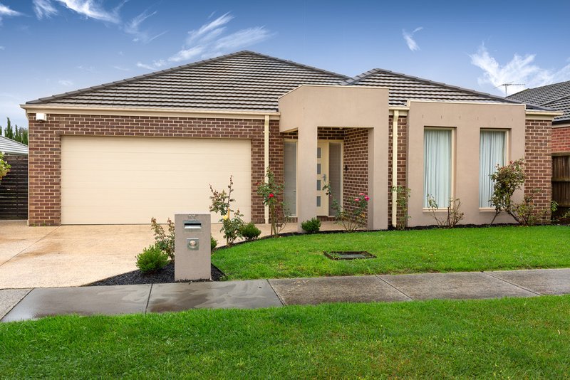 11 Atkinson Drive, Berwick VIC 3806