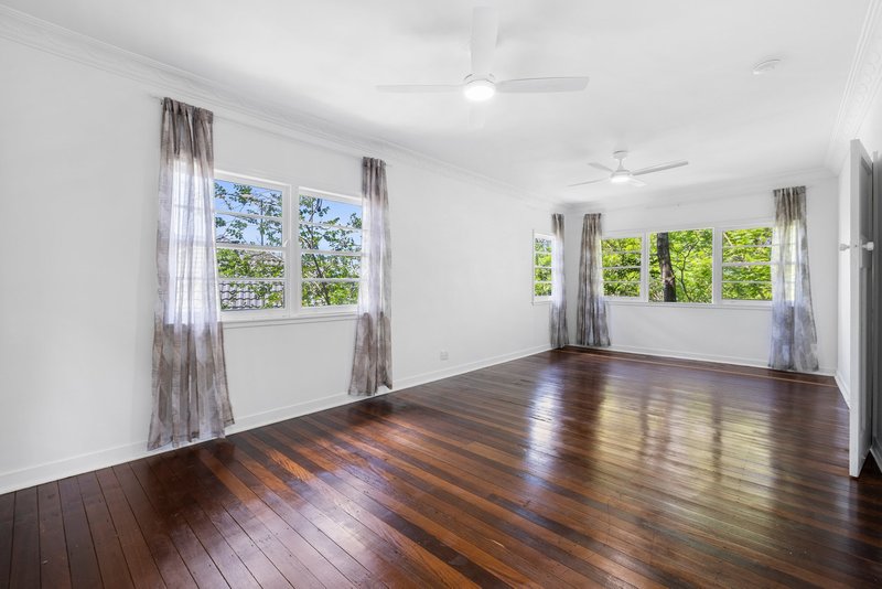 Photo - 11 Atthow Avenue, Ashgrove QLD 4060 - Image 4