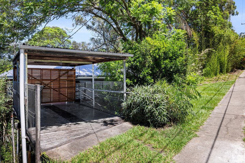 Photo - 11 Atthow Avenue, Ashgrove QLD 4060 - Image 9