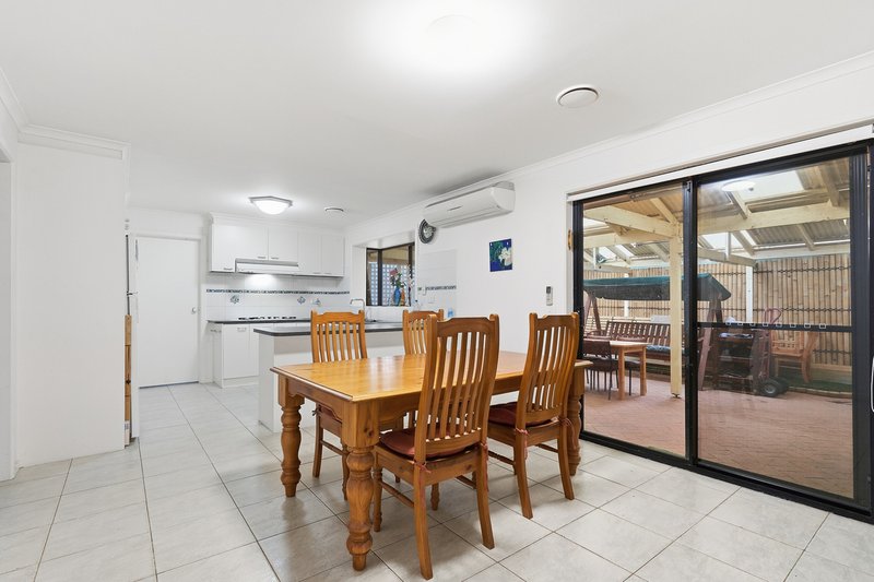 Photo - 11 Avoca Court, Werribee VIC 3030 - Image 4
