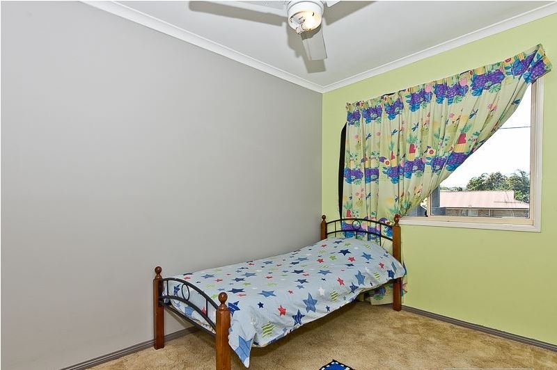 Photo - 11 Avocado Drive, Caboolture South QLD 4510 - Image 7