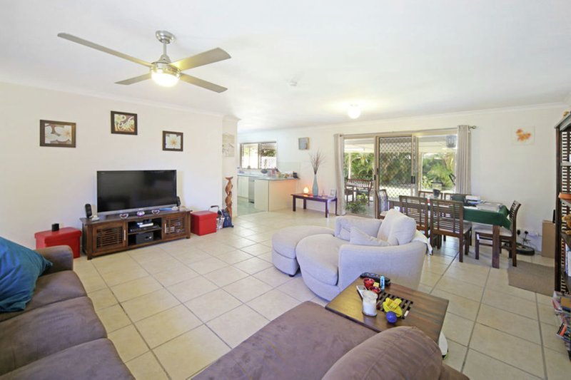 Photo - 11 Avondale Place, Little Mountain QLD 4551 - Image 2