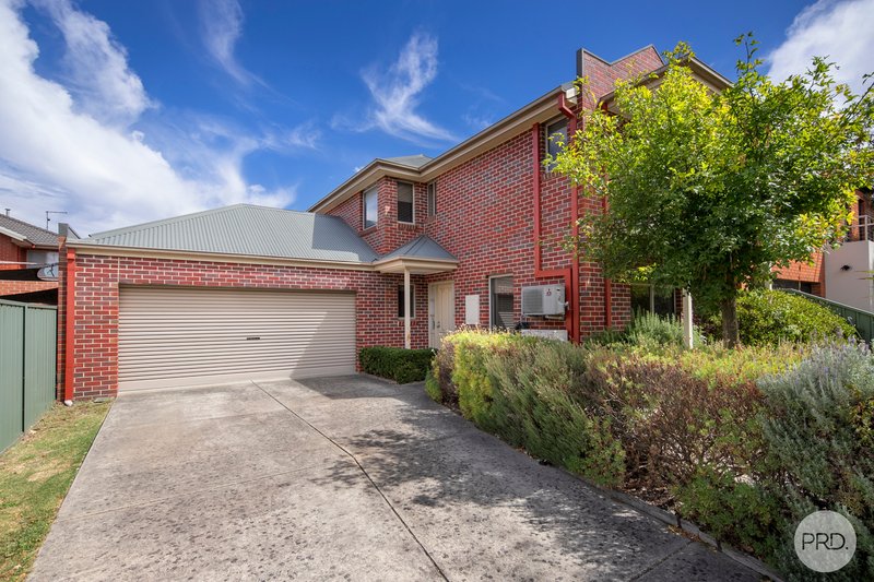 Photo - 11 Ayrvale Avenue, Lake Gardens VIC 3355 - Image 12