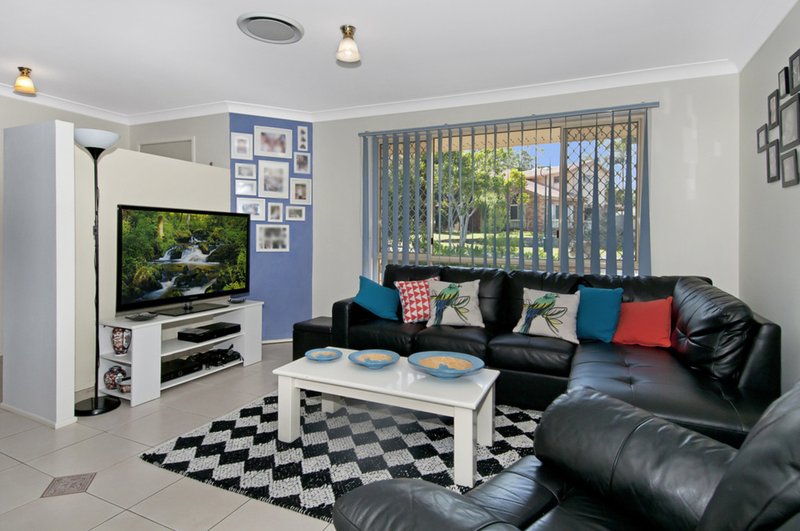 Photo - 11 Baccata Pl , Forest Lake QLD 4078 - Image 7