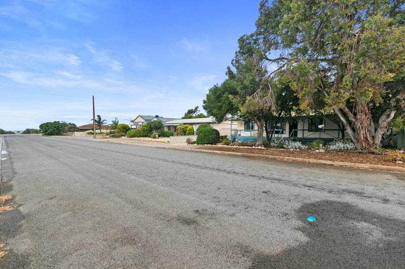 Photo - 11 Baker Avenue, Port Vincent SA 5581 - Image 2