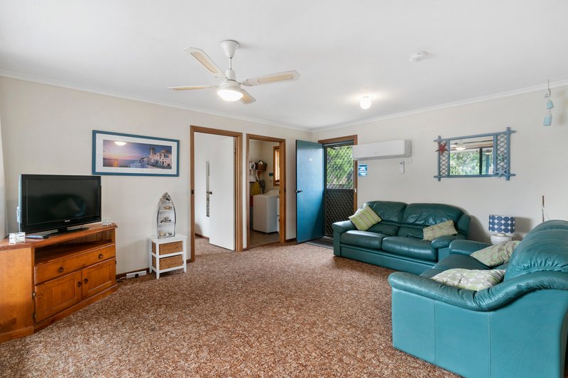 Photo - 11 Baker Avenue, Port Vincent SA 5581 - Image 4