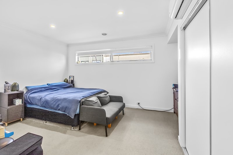 Photo - 11 Baker Cres , Heidelberg Heights VIC 3081 - Image 9