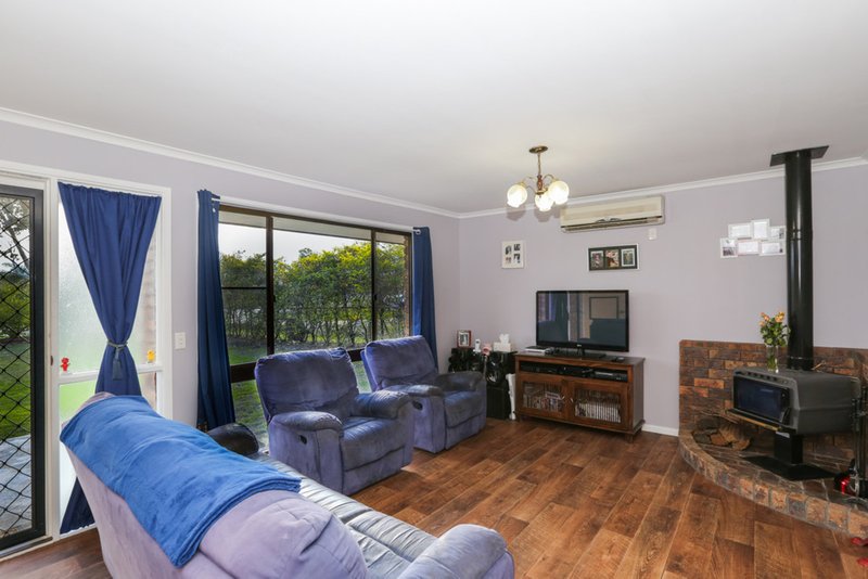 Photo - 11 Balfour Street, Wyreema QLD 4352 - Image 4