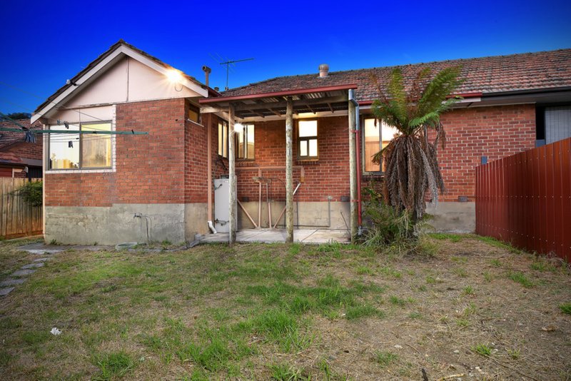 Photo - 11 Ballard Avenue, Coburg North VIC 3058 - Image 9