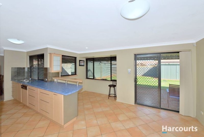 Photo - 11 Balranald Street, Dudley Park WA 6210 - Image 7