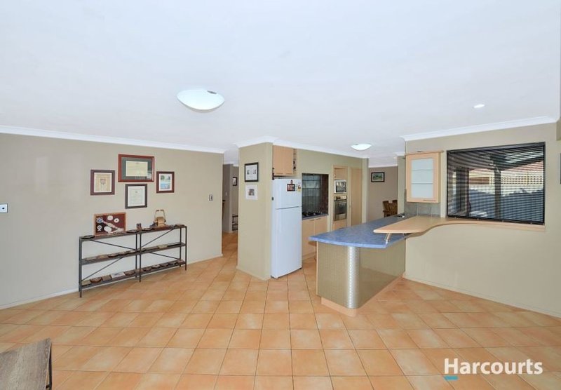 Photo - 11 Balranald Street, Dudley Park WA 6210 - Image 9