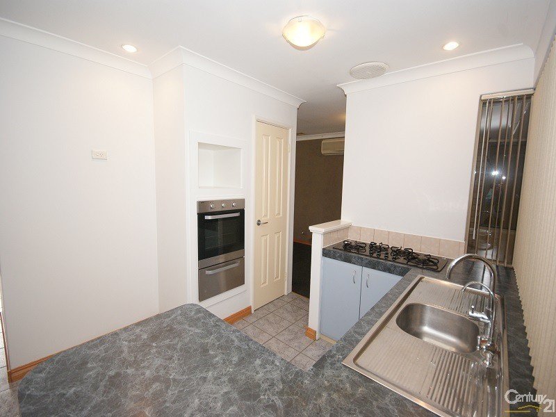 Photo - 11 Balwyn Court, Cooloongup WA 6168 - Image 5