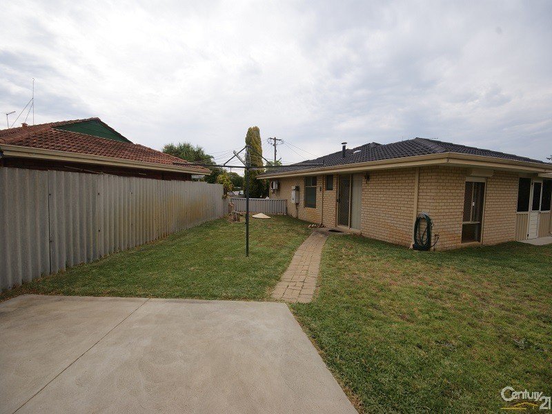 Photo - 11 Balwyn Court, Cooloongup WA 6168 - Image 10