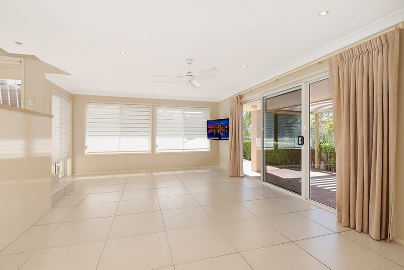 Photo - 11 Banff Court, Robina QLD 4226 - Image 5