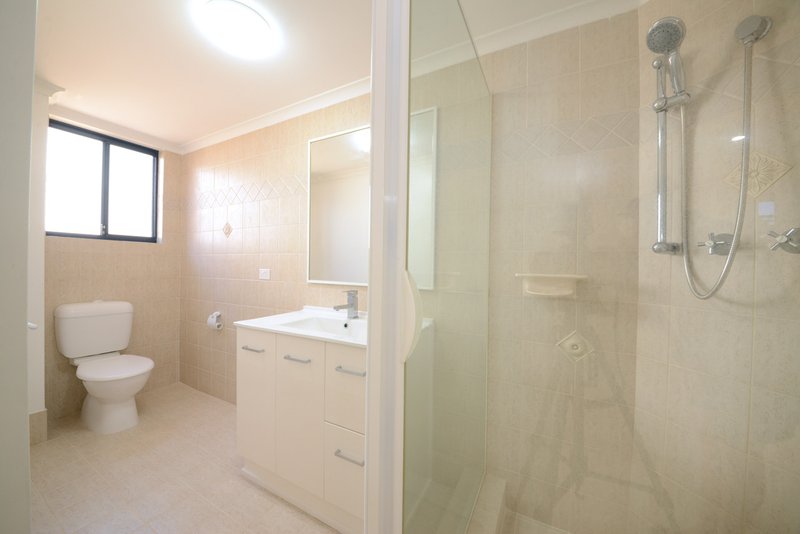 Photo - 11 Bantry Bend, Mindarie WA 6030 - Image 6