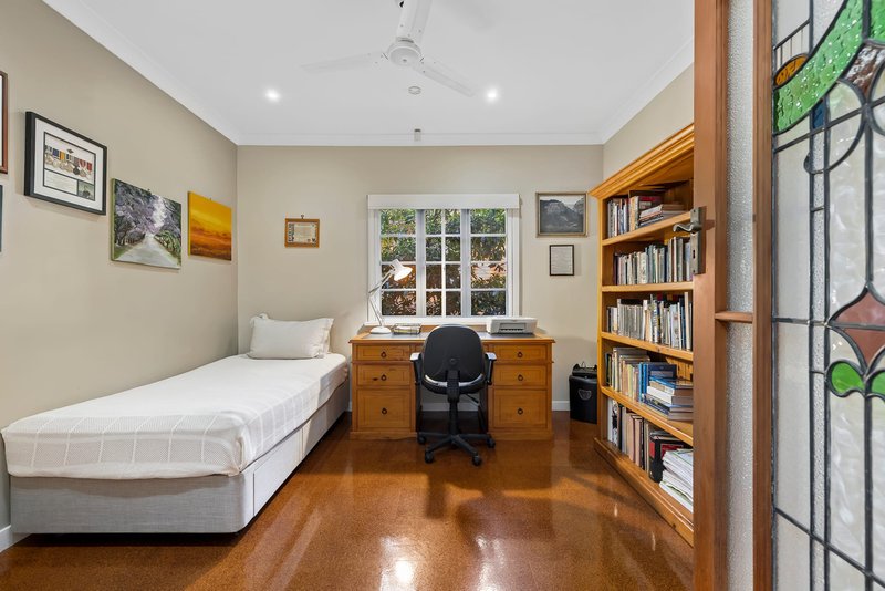 Photo - 11 Bardon Esplanade, Bardon QLD 4065 - Image 11