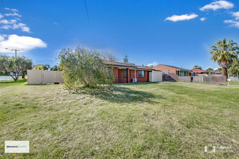 Photo - 11 Bardsley Avenue, Girrawheen WA 6064 - Image 19