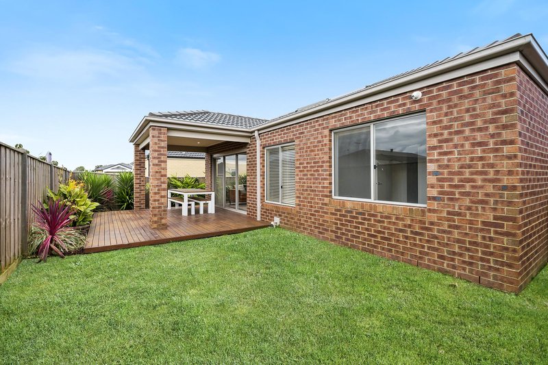 Photo - 11 Barrier Parade, Clyde North VIC 3978 - Image 13