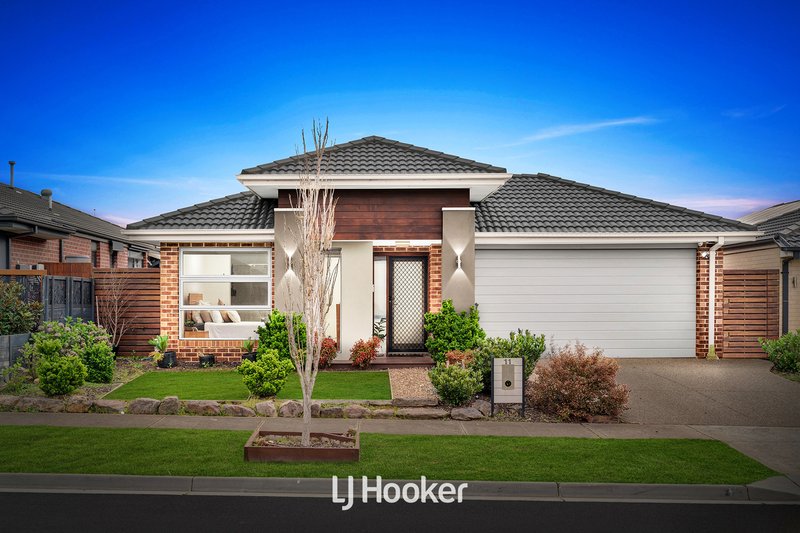 11 Barrier Parade, Clyde North VIC 3978