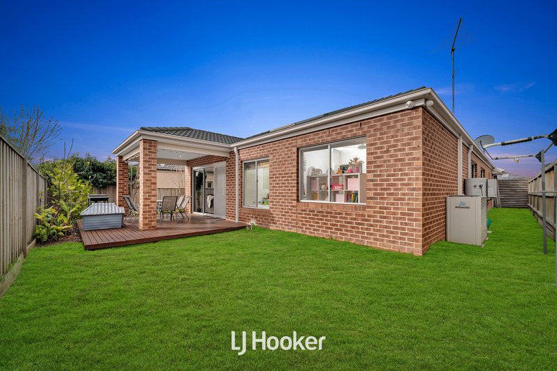 Photo - 11 Barrier Parade, Clyde North VIC 3978 - Image 18