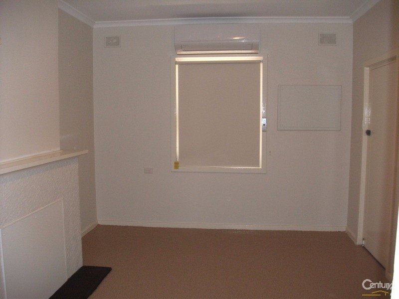 Photo - 11 Barry Street, Port Pirie SA 5540 - Image 6