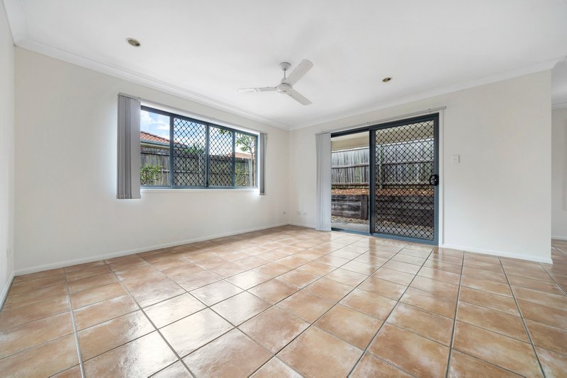 Photo - 11 Bartle Frere Crescent, Algester QLD 4115 - Image 5