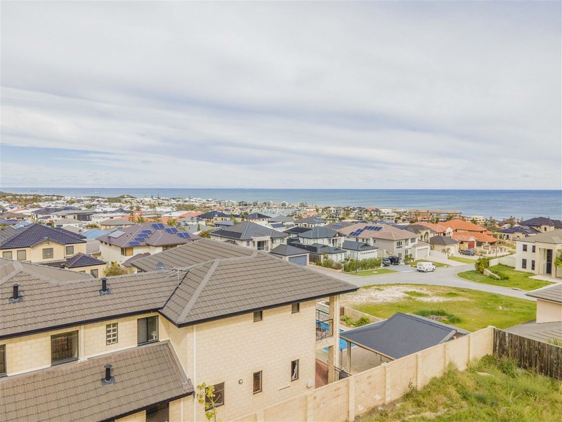 Photo - 11 Baton Rouge Drive, Mindarie WA 6030 - Image 9