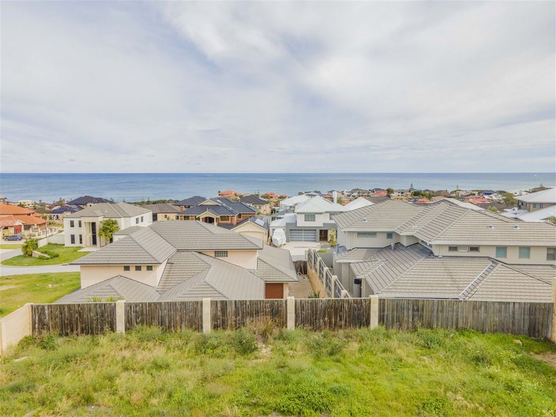 Photo - 11 Baton Rouge Drive, Mindarie WA 6030 - Image 13