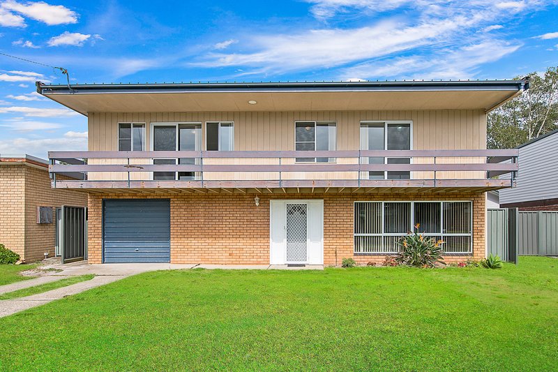 11 Bayside Avenue, North Haven NSW 2443