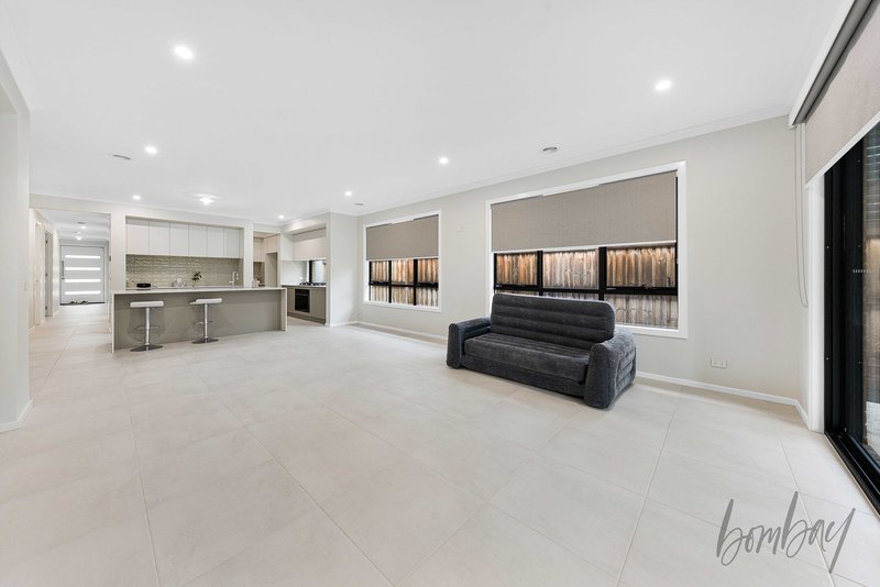 Photo - 11 Beacon Close, Beveridge VIC 3753 - Image 7
